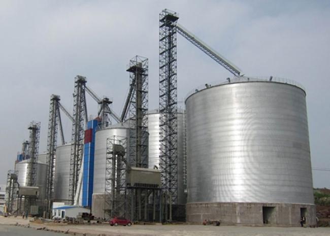 自流井大型钢板库构造参数及水泥储存质量